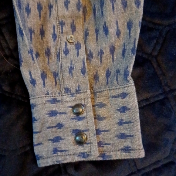 American Eagle Slim Fit Western Denin Snap Front Long Sleeve Shirt - Picture 9 of 11